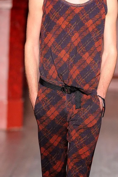 Look 98